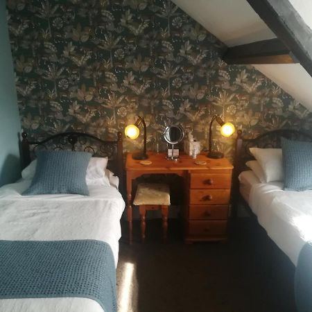 Tara Bed & Breakfast Fishguard Eksteriør bilde