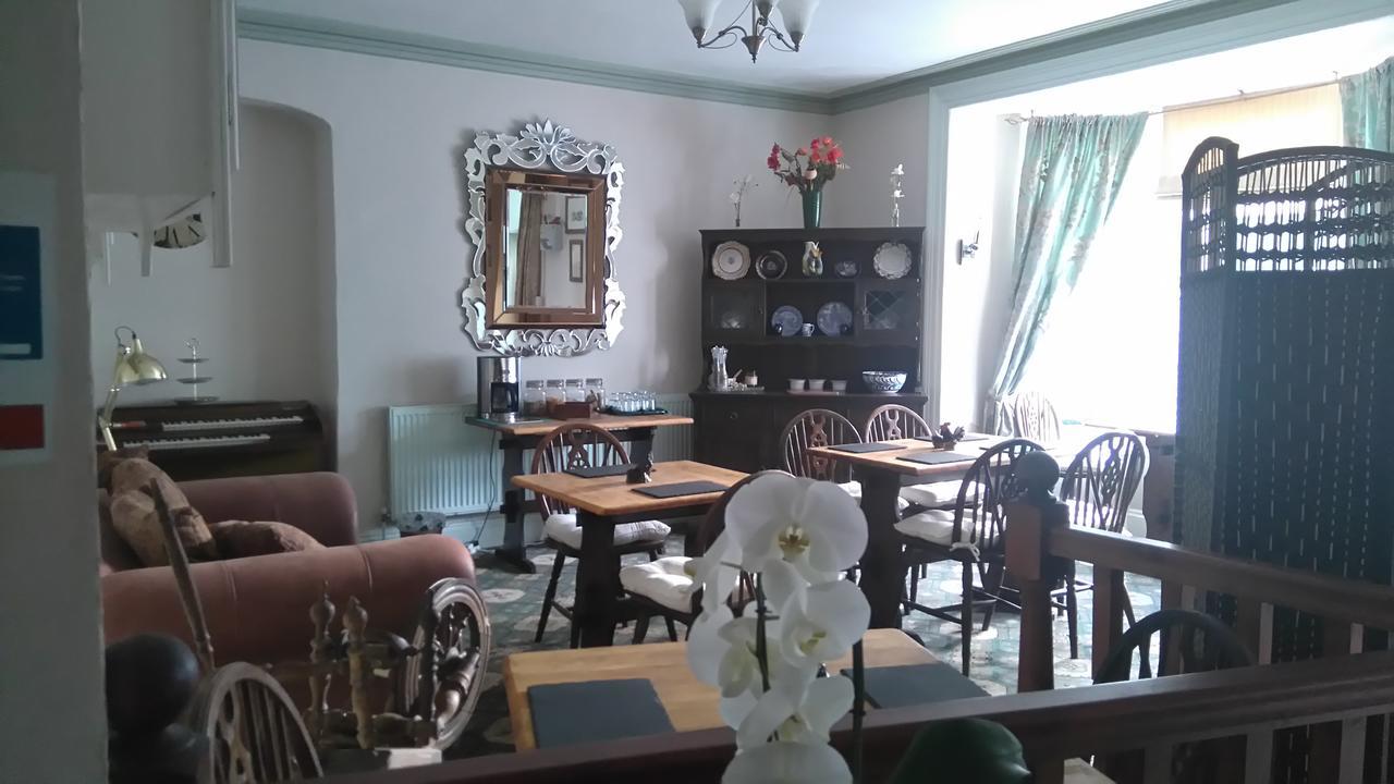 Tara Bed & Breakfast Fishguard Eksteriør bilde